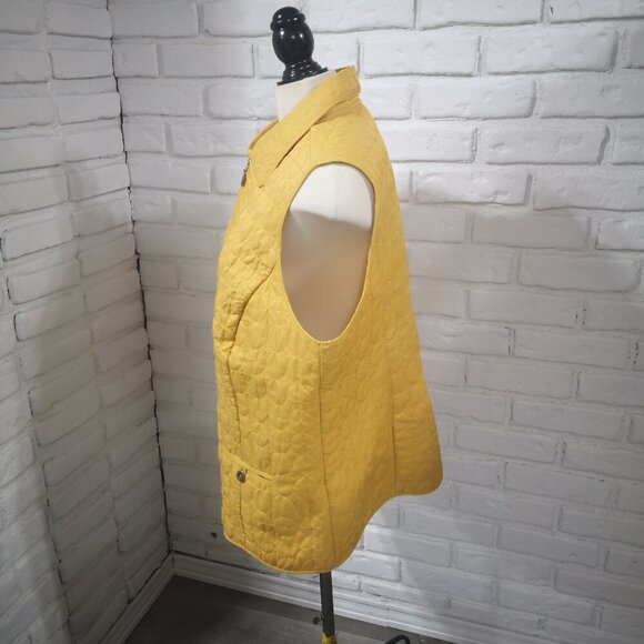 CJ Banks Ladies Lightly Quilted Gold Lined Full Zip Vest - Picture 7 of 9
